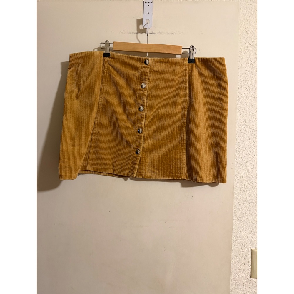 Forever 21 Plus Size Mustard Yellow Corduroy Button Front Mini Skirt Size 3X‎